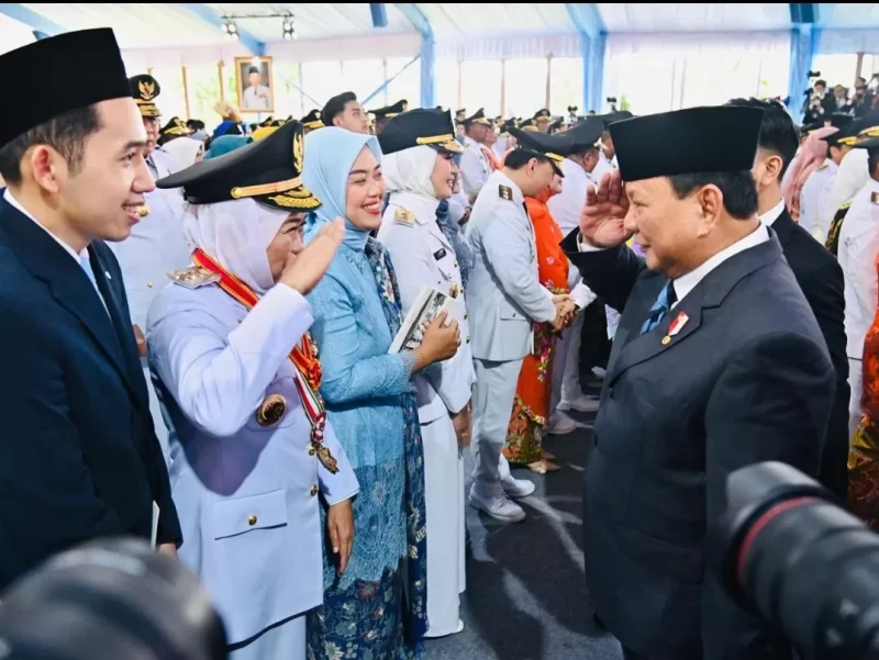 Presiden Prabowo Subianto melantik Khofifah Indar Parawansa sebagai Gubernur Jawa Timur. (Ist)