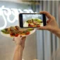 Ilustrasi food vlogger. (Freepik)