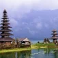 Gunung Batur saat Matahari Terbit (Sumber: Unsplash)