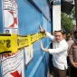 Pemkot Surabaya segel gudang CV Sentosa Seal yang tak miliki izin. (Ist)