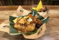 Salah satu menu nusantara yang di sajikan di Pandawa Nasi Bungkus