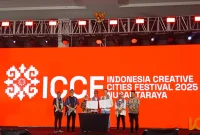 Di hadapan para pelaku industri, akademisi, dan pemangku kepentingan, dilakukan penandatanganan kerja sama antara Kementerian Ekonomi Kreatif dan Kawasan Ekonomi Khusus (KEK) Singhasari.