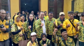 Djoko Prihatin (tengah) resmi nahkodai Golkar Kota Malang 