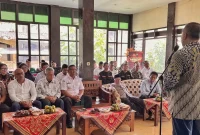 Lobi Mapolsek Lawang tak lagi sekadar ruang kerja, melainkan ruang temu warga. Rabu (7/1/2026), aparat, tokoh agama, pemerintah, hingga pelaku usaha duduk berdampingan dalam silaturahmi masyarakat Kecamatan Lawang yang dirangkai dengan tasyakuran kenaikan pangkat personel kepolisian.