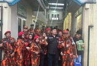 Majelis Pimpinan Cabang (MPC) Pemuda Pancasila (PP) Kota Malang, menerjunkan puluhan personel PP yang tergabung dalam Komando Inti (KOTI) Mahatidana untuk membantu pengamanan dan pengaturan lingkungan sekitar lokasi peringatan Isra Miraj Nabi Muhammad SAW sekaligus Haul Akbar Almagfurlah KH. Agus Salim Mahfudz Yusuf yang digelar di Kelurahan Tasikmadu, Kecamatan Lowokwaru, Kamis (8/1/2026)